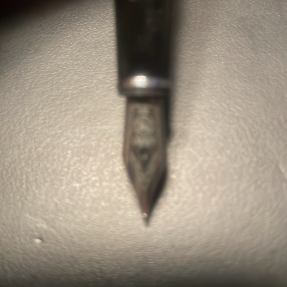 Mt Blanc Meisterstuck 18k Gold Nib Fountain Pen - Picture 9 of 9